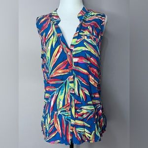 NWOT Tommy Bahama Colorful Tropical 🌴 Top w/ Buttons on the Top!!
